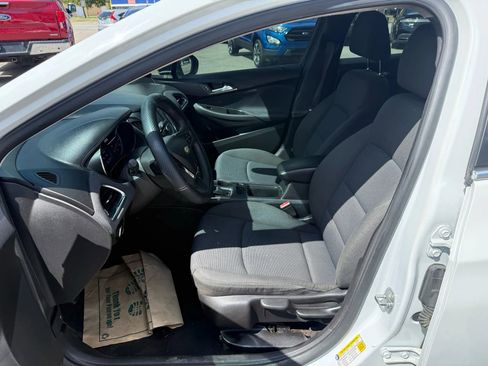 Used 2016 Chevrolet Cruze LT image 13