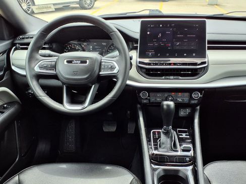 Used 2025 Jeep Compass Limited AWD/4WD image 12