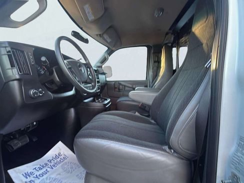 Used 2024 GMC Savana 2500 w/ Driver Convenience Package image 12
