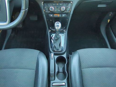 Used 2021 Buick Encore Preferred w/ Safety Package image 19