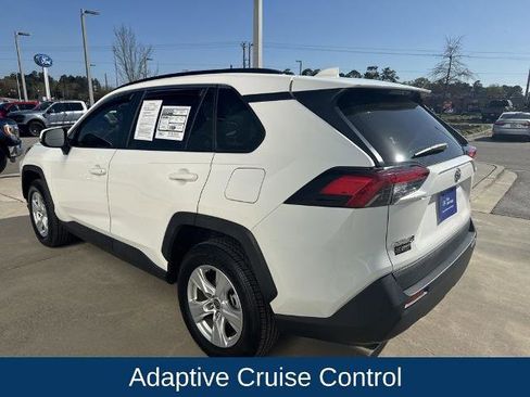Used 2020 Toyota RAV4 XLE w/ Convenience Package image 5