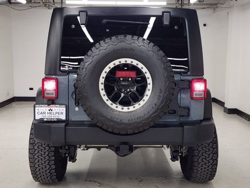 Used 2015 Jeep Wrangler Unlimited Rubicon w/ Connectivity Group image 6