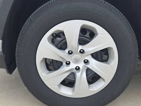 Used 2023 Toyota RAV4 LE FWD image 10