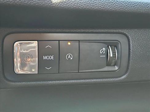 Certified 2024 Chevrolet Traverse LT FWD image 17