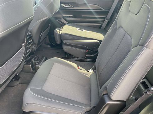 Used 2025 Jeep Grand Cherokee L Laredo w/ Luxury Tech Group I image 11