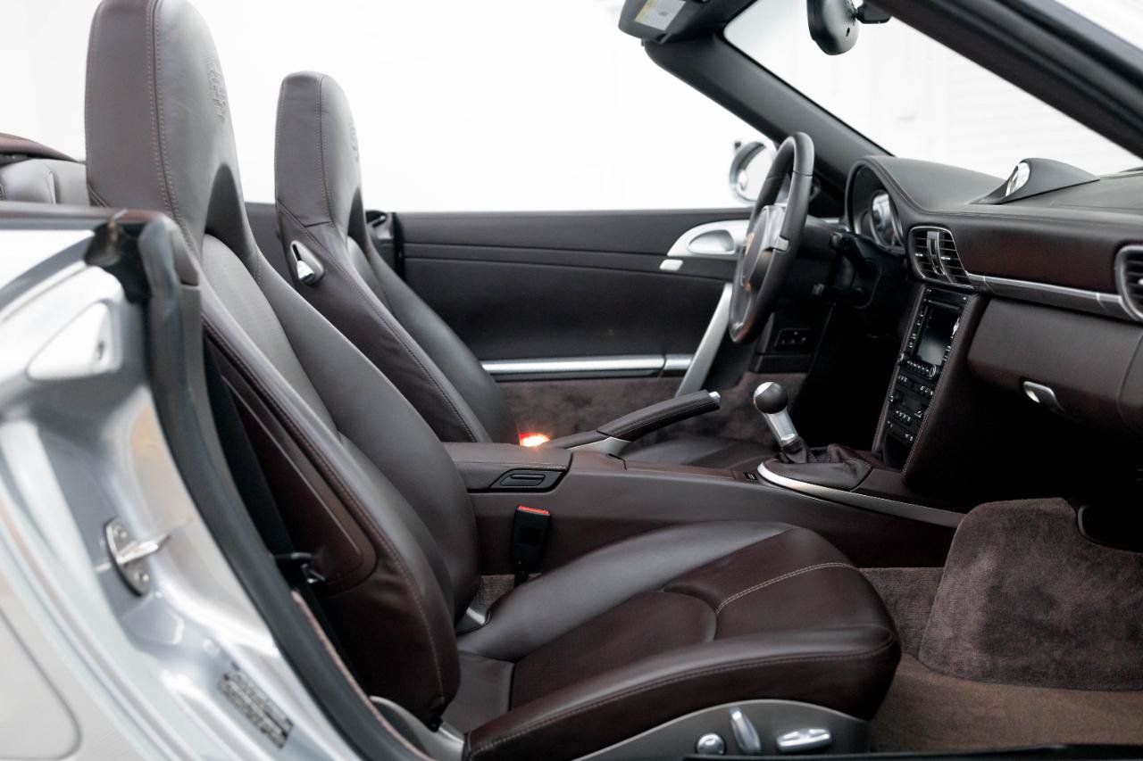 Used 2010 Porsche 911 Turbo AWD/4WD image 56