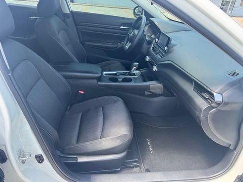 Used 2022 Nissan Altima 2.5 S FWD image 18