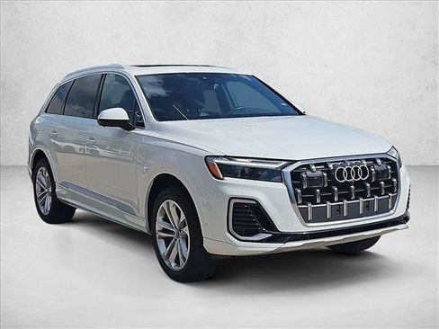 Used 2025 Audi Q7 3.0T Premium Plus AWD/4WD image 3