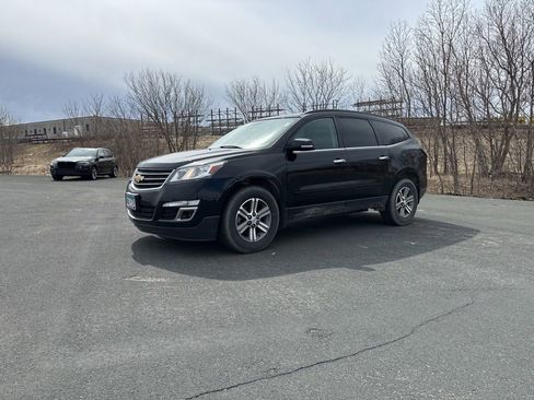 Used 2016 Chevrolet Traverse LT image 3