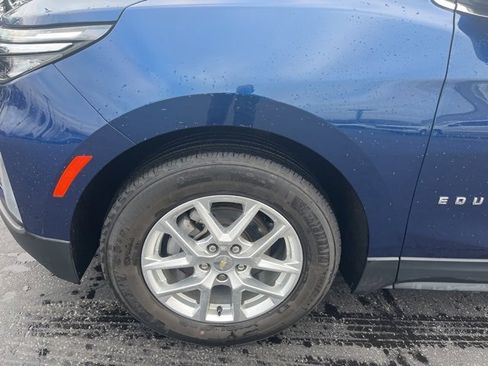 Used 2022 Chevrolet Equinox LT image 2