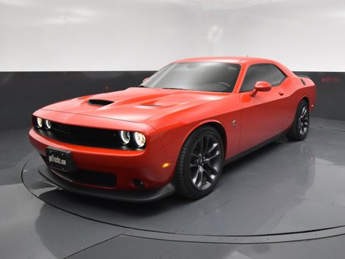 Used 2023 Dodge Challenger R/T Scat Pack RWD image 2