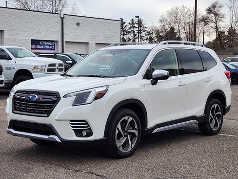 Used 2023 Subaru Forester Touring image 7