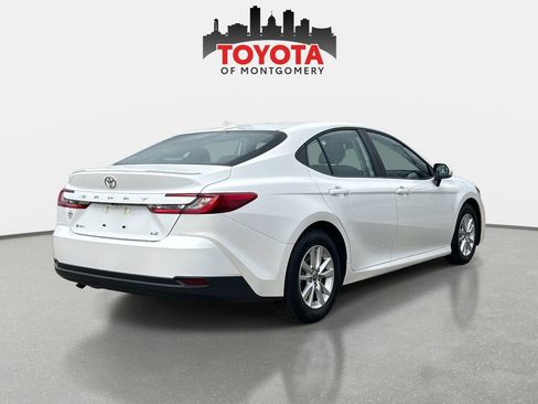 Used 2025 Toyota Camry LE w/ Convenience Package image 3