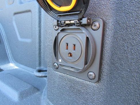 Used 2024 GMC Sierra 1500 AT4 w/ Technology Package image 31