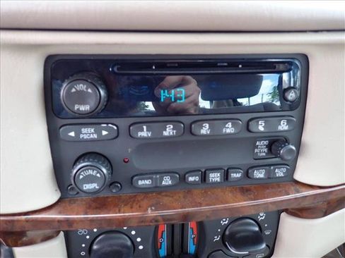 Used 2005 Chevrolet Impala w/ Preferred Equipment Group FWD image 17