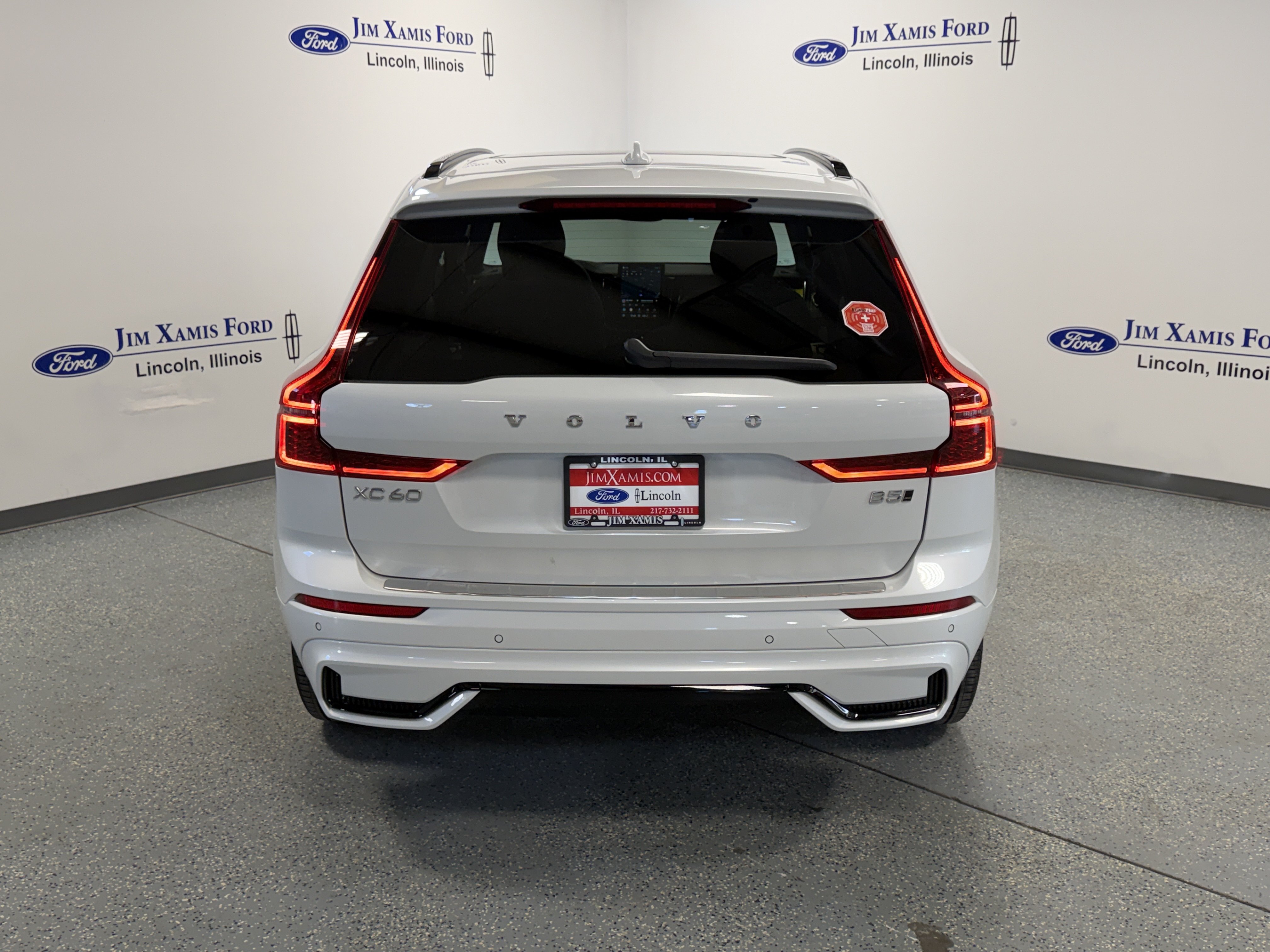 Used 2026 Volvo XC60 B5 Plus AWD/4WD image 30