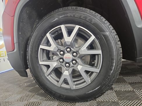 Certified 2023 GMC Acadia SLE w/ Driver Convenience Package image 36