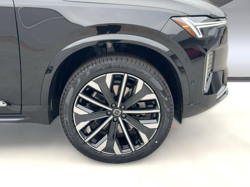 New 2026 Volvo XC90 B5 Ultra w/ Protection Package AWD/4WD image 12