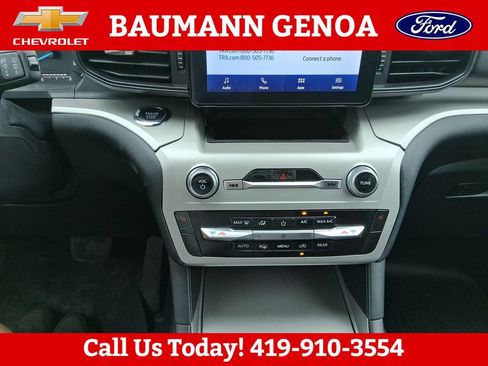 Used 2023 Ford Explorer XLT AWD/4WD image 20