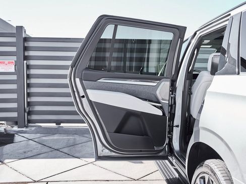 Used 2026 Cadillac Escalade V image 33