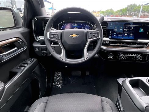 Used 2024 Chevrolet Silverado 1500 LT image 6