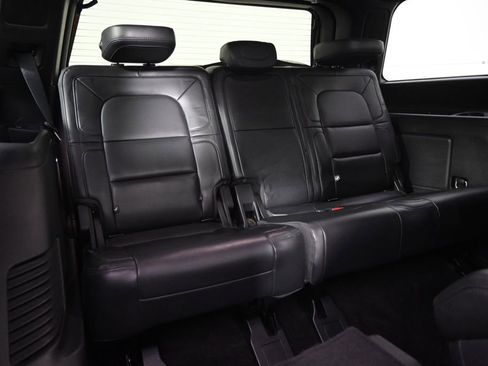 Used 2022 Lincoln Navigator Reserve image 19