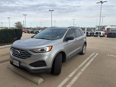 Used 2020 Ford Edge SE image 1