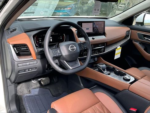 New 2026 Nissan Rogue Platinum image 8