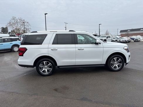 Used 2024 Ford Expedition Limited image 2