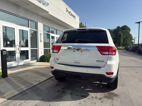 Used 2011 Jeep Grand Cherokee Overland AWD/4WD image 4