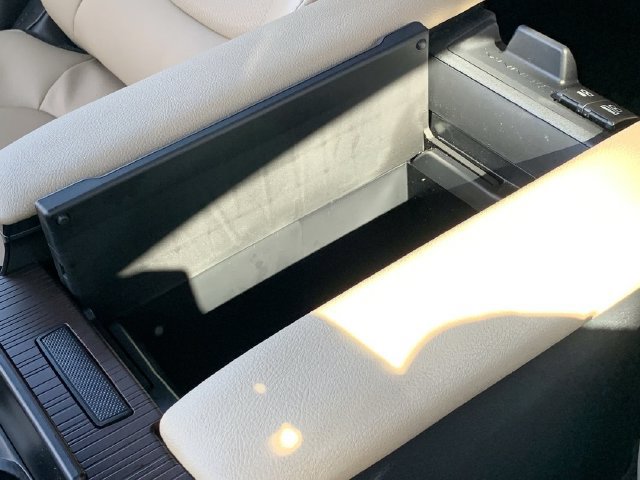 Certified 2024 Toyota Sienna XLE FWD image 13