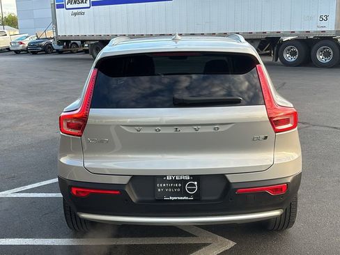 Certified 2025 Volvo XC40 B5 Plus AWD/4WD image 30