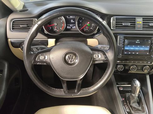 Used 2017 Volkswagen Jetta SEL FWD image 22