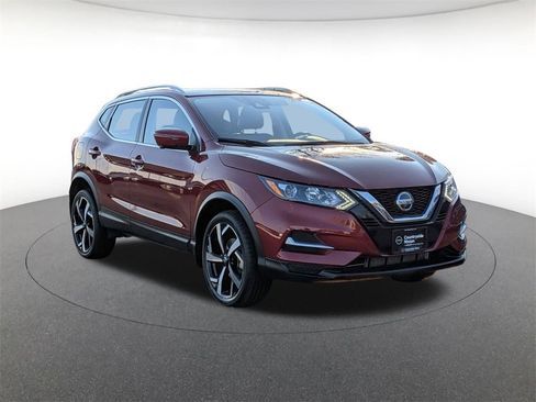 Used 2022 Nissan Rogue Sport SL image 3