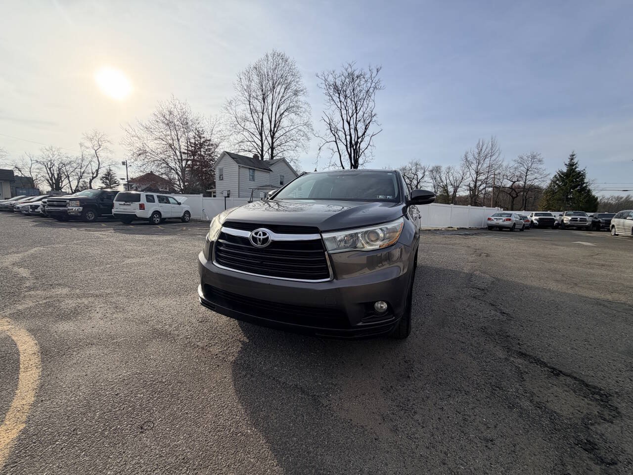Used 2015 Toyota Highlander Plus AWD/4WD image 2