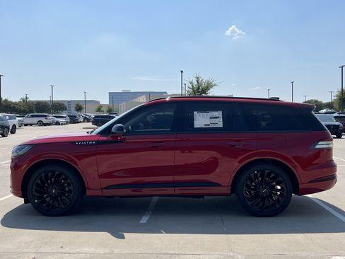 New 2025 Lincoln Aviator Reserve w/ Jet Appearance Package image 4