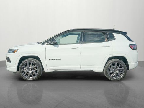 Used 2024 Jeep Compass Limited w/ High Altitude Package image 4