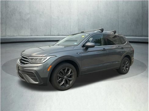 Used 2023 Volkswagen Tiguan SE w/ Panoramic Sunroof Package AWD/4WD image 1