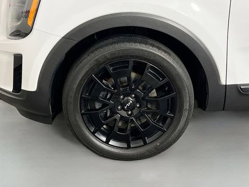 Used 2022 Kia Telluride EX w/ EX Premium Package image 11