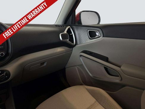 Used 2024 Kia Soul LX w/ Option Group 015 FWD image 21