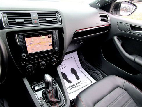 Used 2018 Volkswagen Jetta GLI image 24