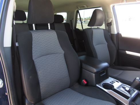 Used 2021 Toyota 4Runner SR5 AWD/4WD image 10