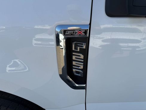 Used 2020 Ford F250 XL w/ STX Appearance Package RWD image 17
