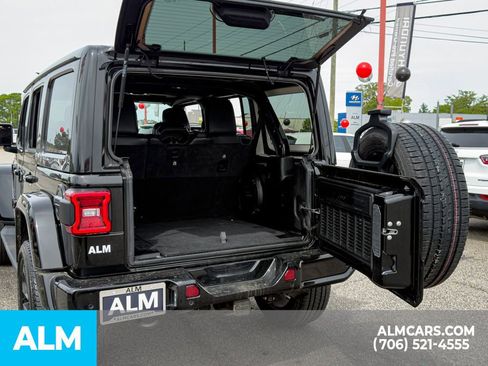 Used 2022 Jeep Wrangler Unlimited Sahara AWD/4WD image 20