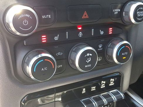 Used 2023 RAM 1500 Big Horn AWD/4WD image 16