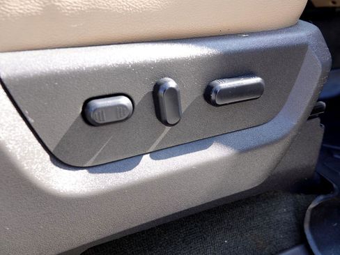 Used 2014 Ford F250 Lariat w/ Chrome Package image 17