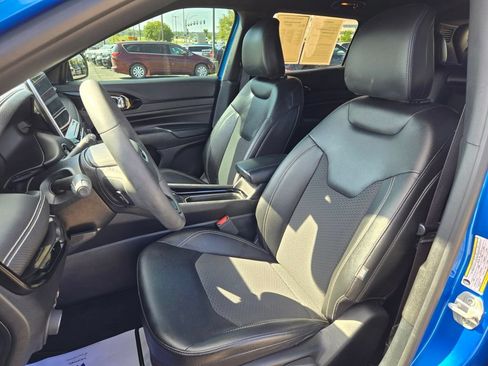 Used 2024 Jeep Compass Latitude AWD/4WD image 16
