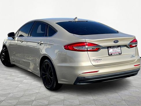 Used 2019 Ford Fusion SE image 11