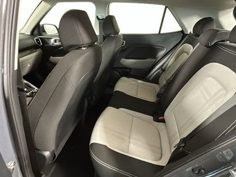Used 2025 Hyundai Venue SEL FWD image 26