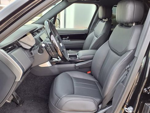 New 2026 Land Rover Range Rover Long Wheelbase SE AWD/4WD image 9